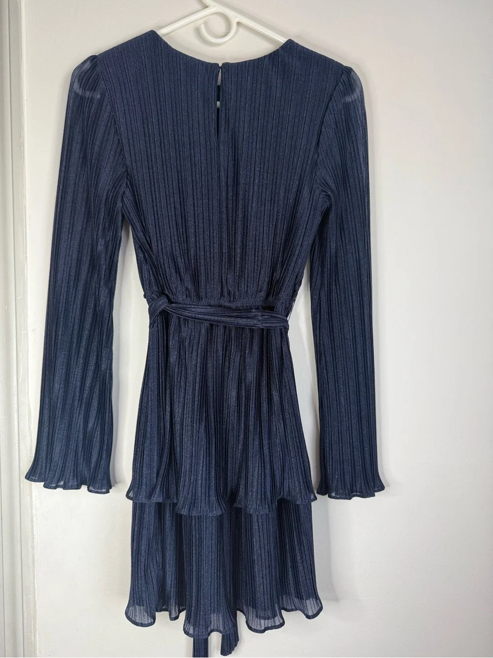 Women's Navy Long-Sleeve Pleated Tie-Waist Dress - Picture 3 of 3